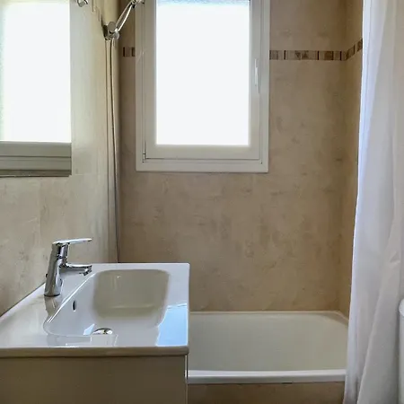Apartment Beachfront In Costa Brava With Pool L'Estartit