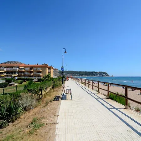 公寓 Beachfront In Costa Brava With Pool